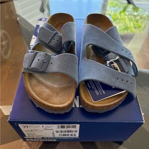BNIB Women’s Birkenstock Arizona Soft Footbed Sandals in Elemental Blue